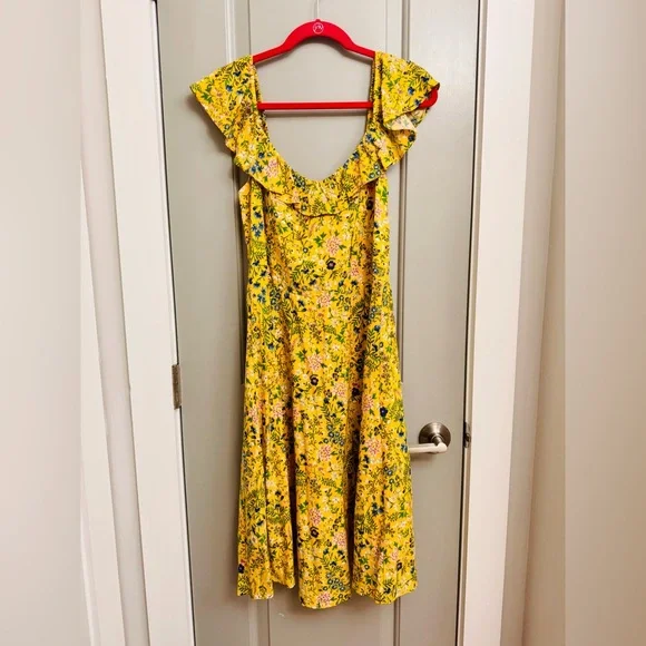 Old Navy Yellow Floral Ruffle Neckline Midi Dress Size Medium NWOT - Picture 3 of 3